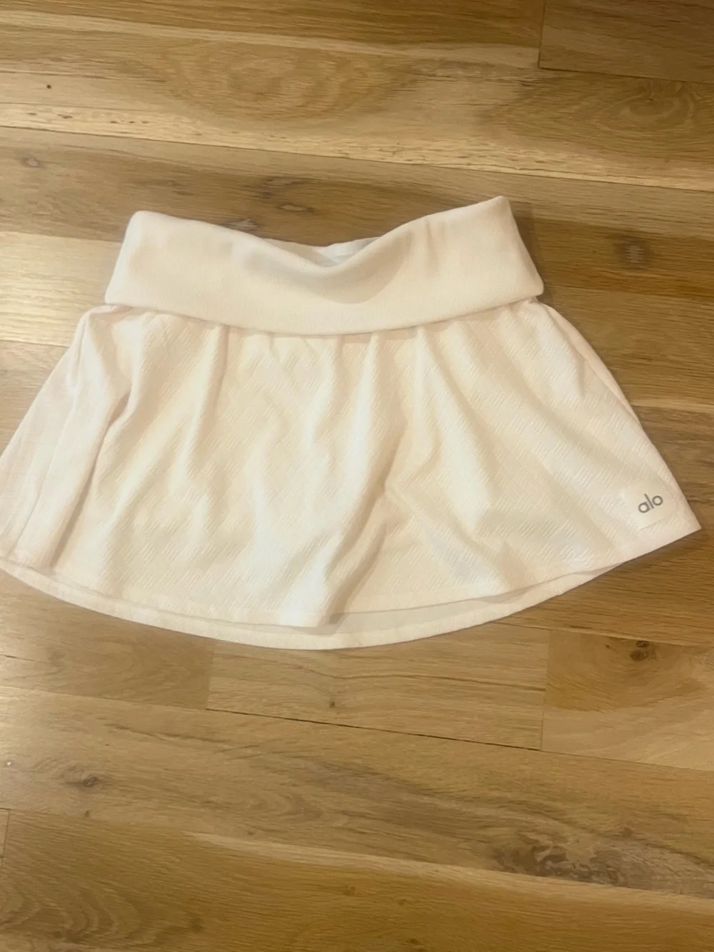 ALO Yoga Cream Active Mini Skirt with Built-In Shorts